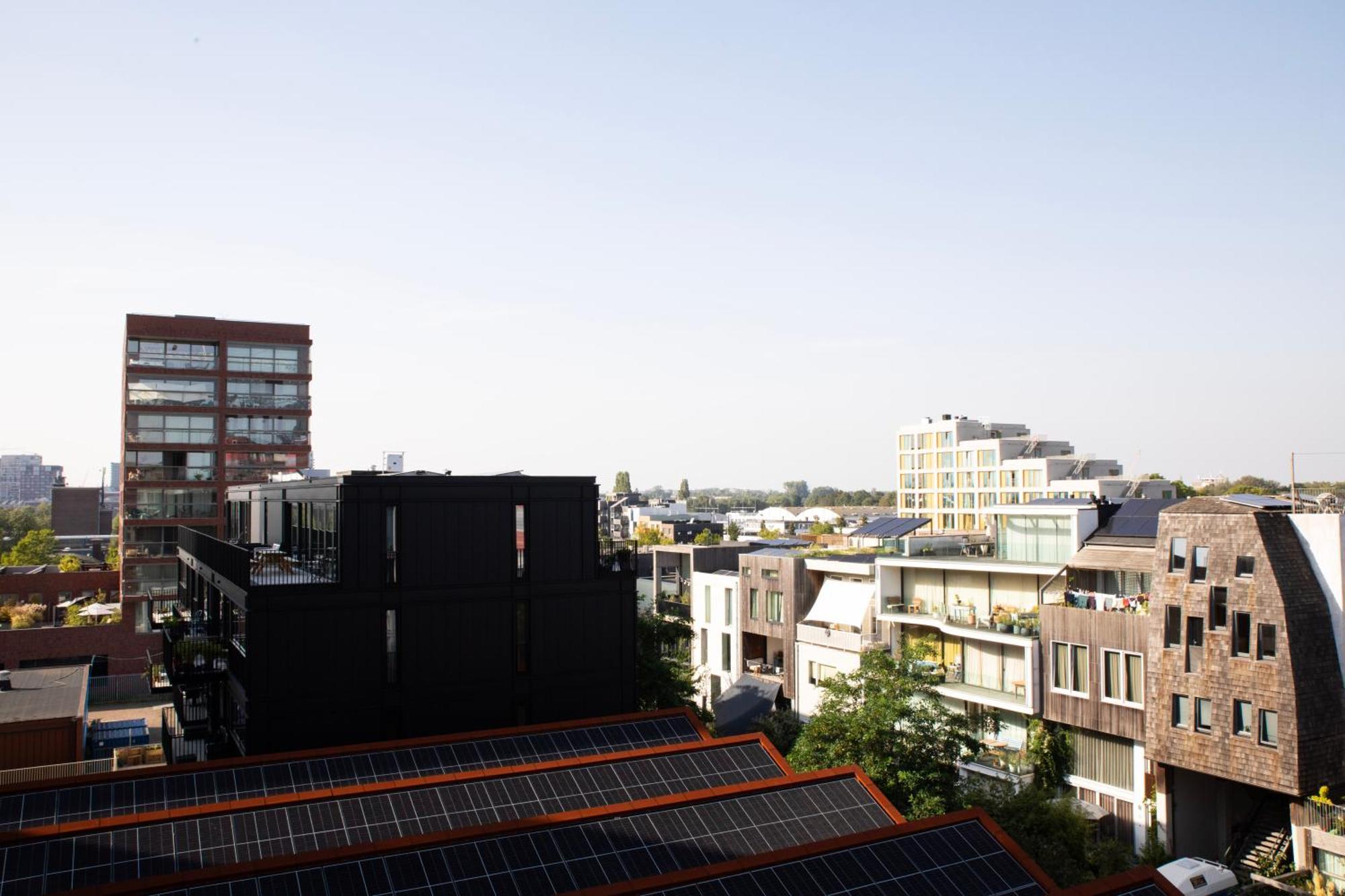 Bob W Amsterdam Noord Aparthotel Rum bild